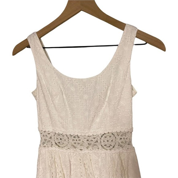 Lilly Pulitzer Rosemarie Eyelet Scoop Neck Dress Size 00 - Picture 4 of 8